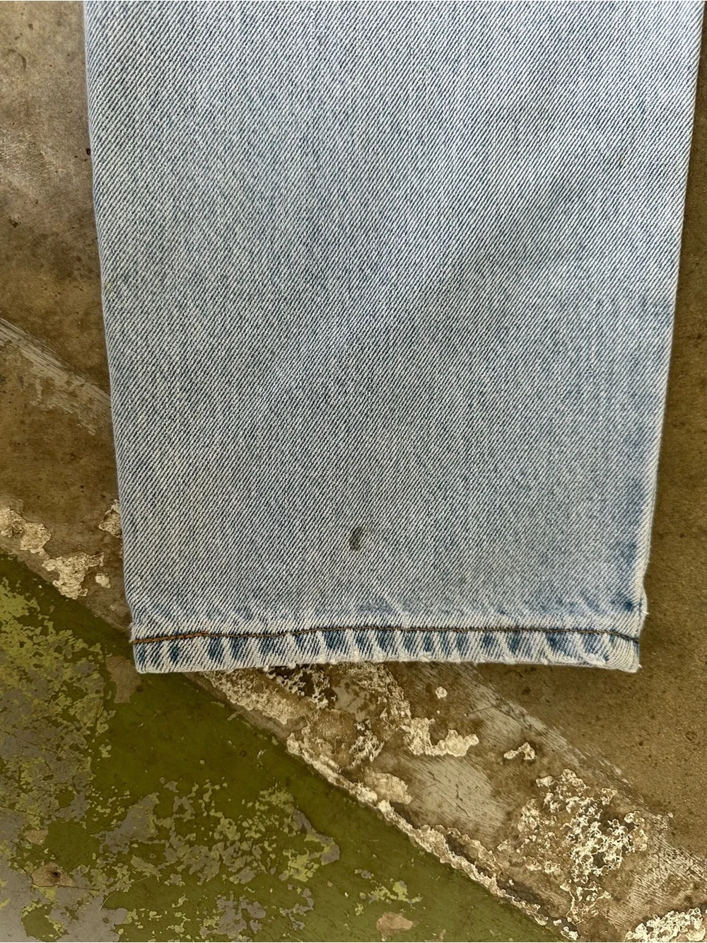Vintage Levi’s Light Wash Men's Jeans - Classic Straight Fit - Picture 12 of 12